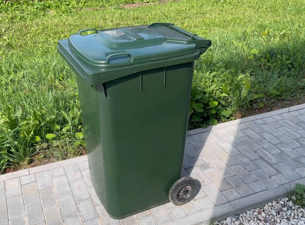 Пластиковый контейнер 240л